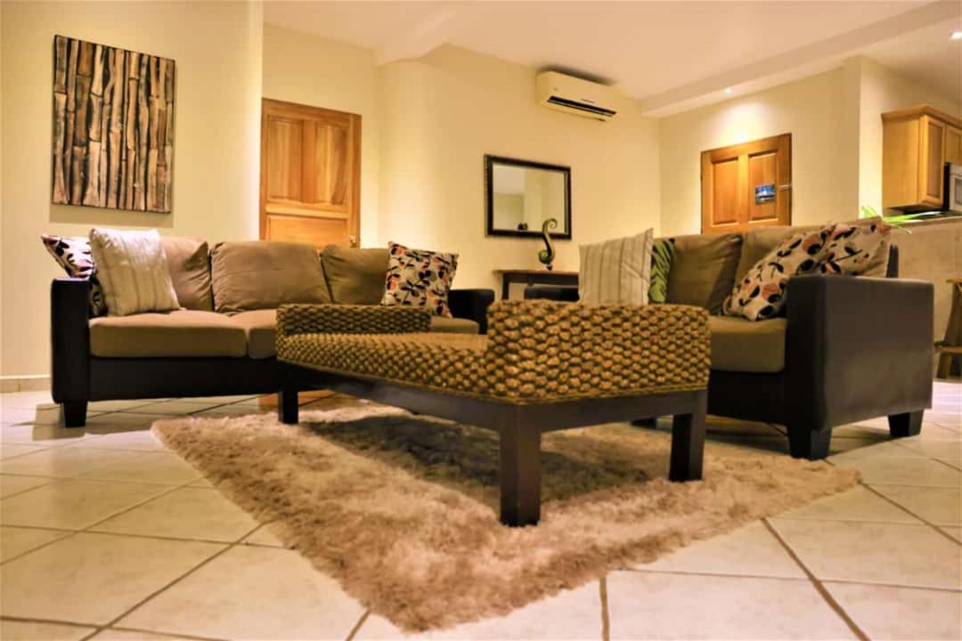 Cocomar Beachfront Hotel Parrita Exteriör bild