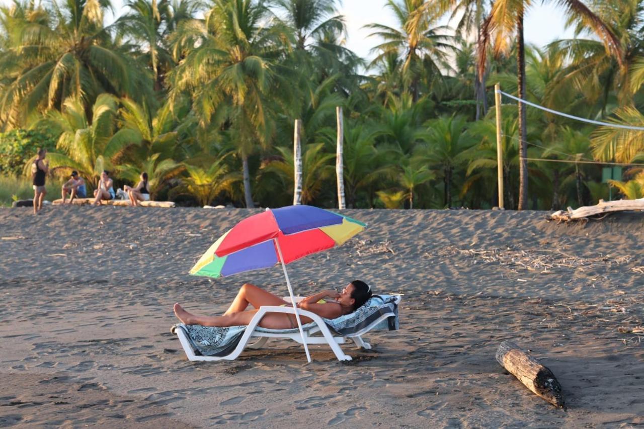 Cocomar Beachfront Hotel Parrita Exteriör bild
